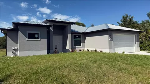 6137 Higgins Ave, Fort Myers, FL 33905