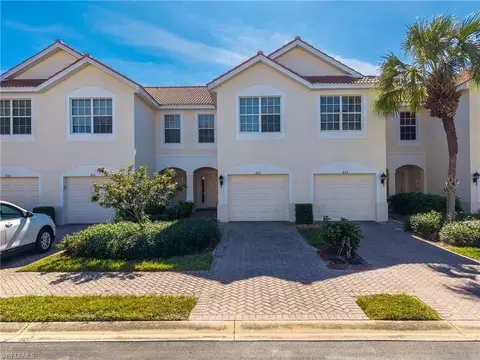 827 Hampton Cir #146, Naples, FL 34105