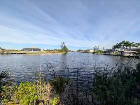 4011 Gulfstream Pkwy, Cape Coral, FL 33993