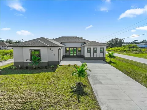 2719 59th St W, Lehigh Acres, FL 33971
