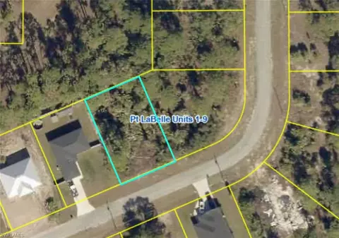 8007 Sandalwood Cir, Labelle, FL 33935