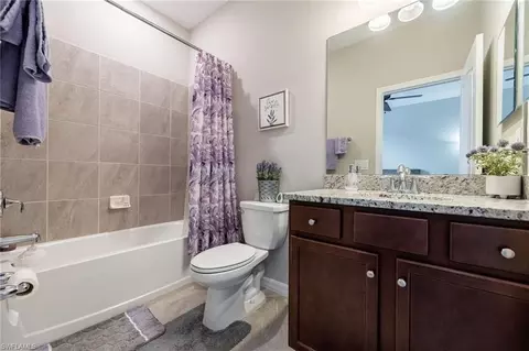 Bath - 4040 E Hampton Cir, Alva, FL 33920 photo 1 of 1