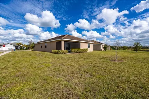 Exterior - 4040 E Hampton Cir, Alva, FL 33920 photo 4 of 6