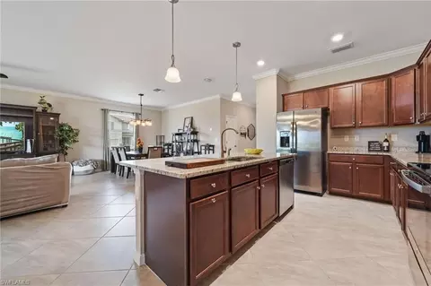Kitchen - 4040 E Hampton Cir, Alva, FL 33920 photo 3 of 4