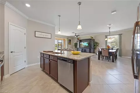 Kitchen - 4040 E Hampton Cir, Alva, FL 33920 photo 4 of 4