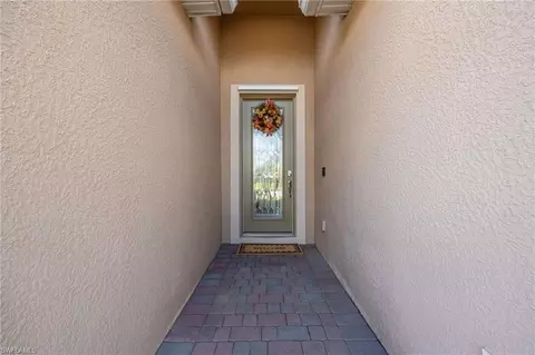 Entry Way - 4040 E Hampton Cir, Alva, FL 33920 photo 1 of 4