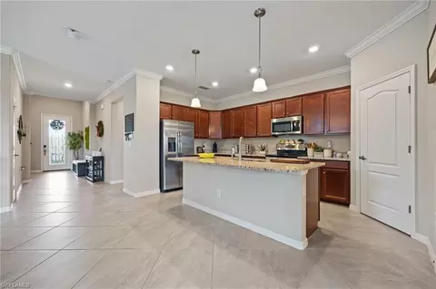 Entry Way - 4040 E Hampton Cir, Alva, FL 33920 photo 3 of 4
