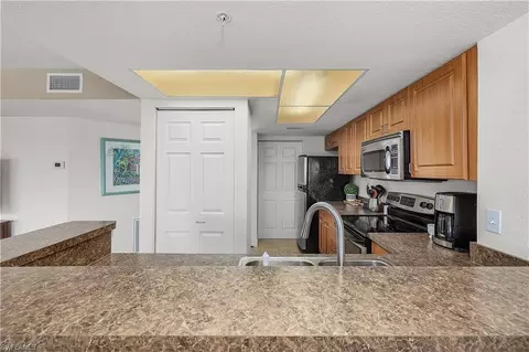Kitchen - 16641 Stringfellow Rd #502, Bokeelia, FL 33922 photo 4 of 6