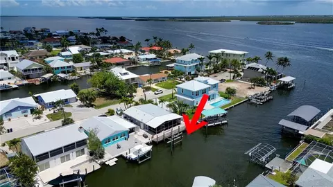 2685 Geary St, Matlacha, FL 33993