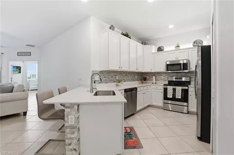 Kitchen - 2617 Vine Ave, Naples, FL 34120 photo 3 of 4