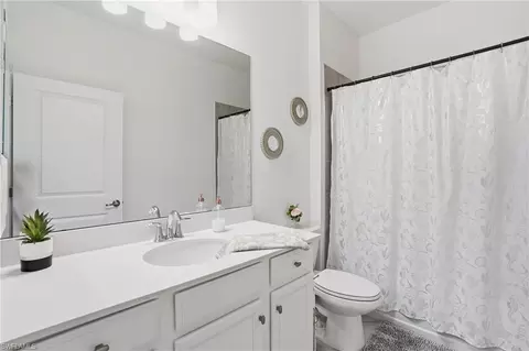 Bath - 2617 Vine Ave, Naples, FL 34120 photo 3 of 3