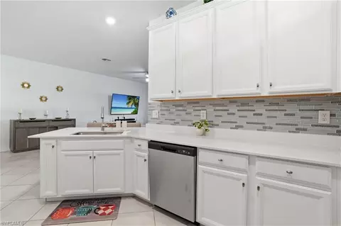 Kitchen - 2617 Vine Ave, Naples, FL 34120 photo 4 of 4