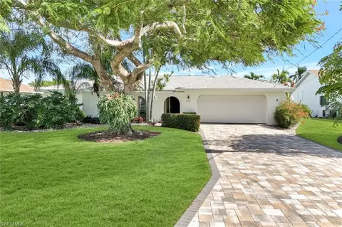 5301 SW 8th Pl, Cape Coral, FL 33914