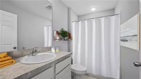 Bath - 3121 Memphis Ln, Labelle, FL 33935 photo 2 of 2