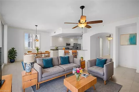2090 W First St #F2806, Fort Myers, FL 33901