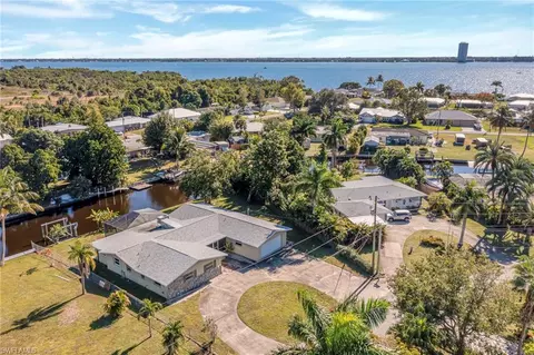 1366 Sunrise Dr, North Fort Myers, FL 33917