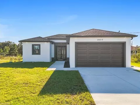 2537 Sunniland Blvd, Lehigh Acres, FL 33971