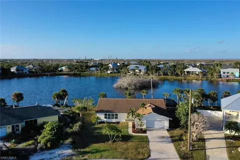 421 Lake Murex Cir, Sanibel, FL 33957