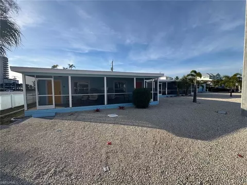113-119 Fairweather Ln, Fort Myers Beach, FL 33931
