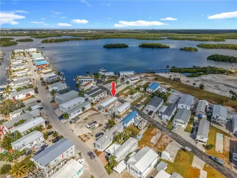 16 Helen Ln, Fort Myers Beach, FL 33931