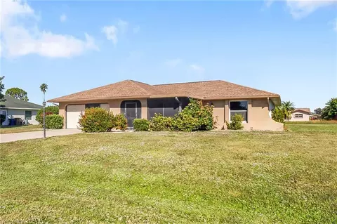 611 Lhommedieu St, Lehigh Acres, FL 33936