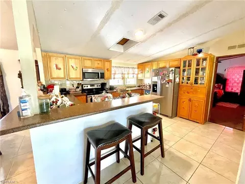 Kitchen - 270 G Rd, Labelle, FL 33935 photo 2 of 4