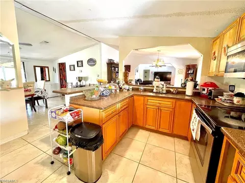 Kitchen - 270 G Rd, Labelle, FL 33935 photo 4 of 4