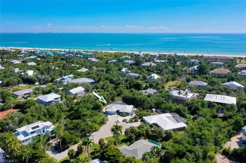 1076 Captains Walk St, Sanibel, FL 33957