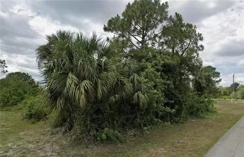 902 E 7th St, Lehigh Acres, FL 33972 photo 3