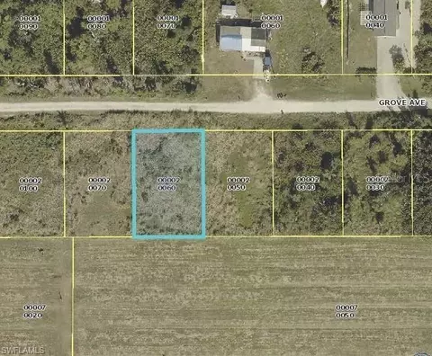 6111 Grove Ave, Bokeelia, FL 33922