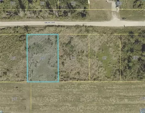 6127 Grove Ave, Bokeelia, FL 33922