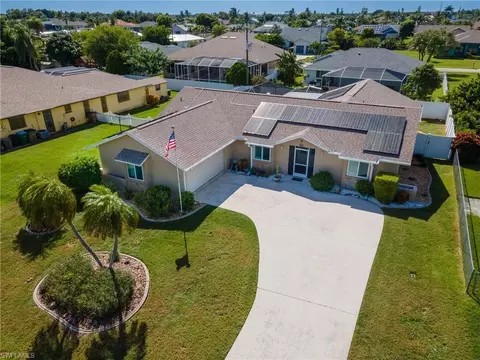 928 SE 21st Pl, Cape Coral, FL 33990