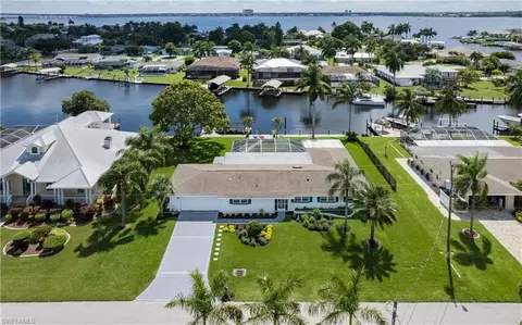 5333 Malibu Ct, Cape Coral, FL 33904