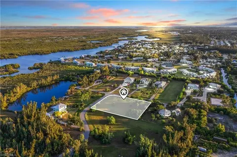 5406 Pine Creek Ln, Bokeelia, FL 33922