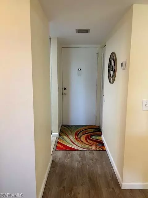 1724 Pine Valley Dr #213, Fort Myers, FL 33907