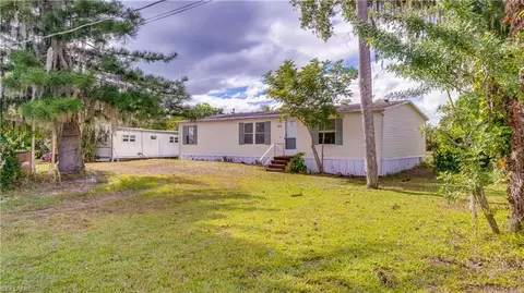 2253 Queen Anne Dr, Fort Myers, FL 33905