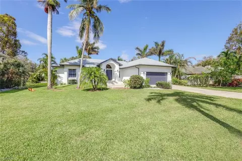 428 Sharwood Dr, Naples, FL 34110