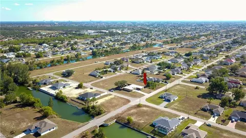 3021 NE 4th Pl, Cape Coral, FL 33909