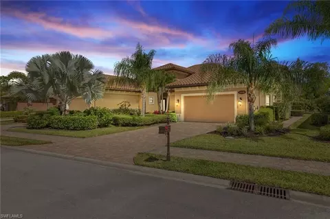 6636 Roma Way, Naples, FL 34113