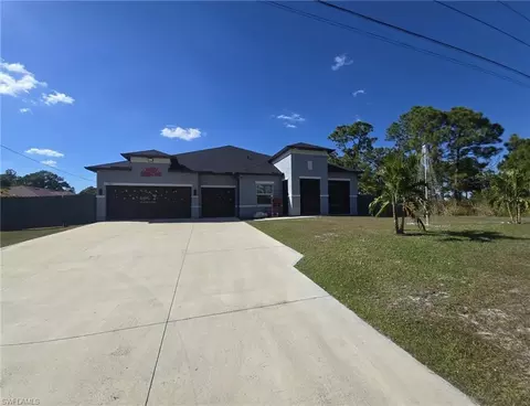 903 Pine Ave, Lehigh Acres, FL 33972