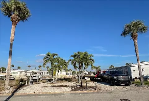 17851 Peppard Dr, Fort Myers Beach, FL 33931