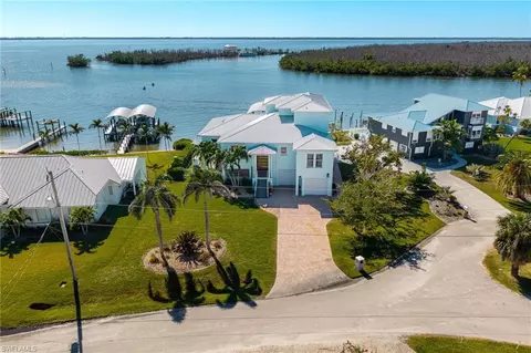 3807 San Carlos Dr, Saint James City, FL 33956