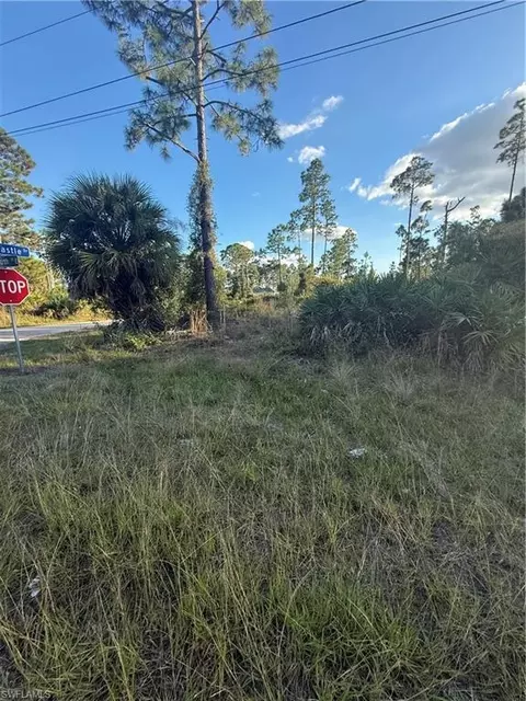 10881090 Ainsworth St E, Lehigh Acres, FL 33974
