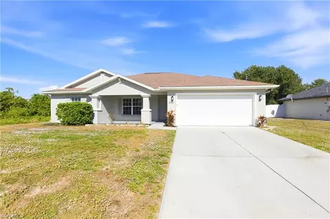2906 26th St SW, Lehigh Acres, FL 33976