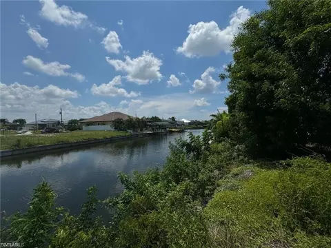 3733 SW 17th Pl, Cape Coral, FL 33914