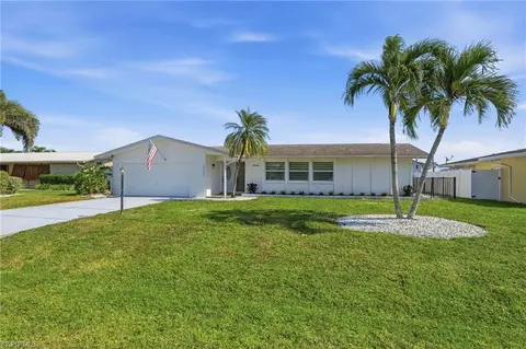 2711 SE 18th Ct, Cape Coral, FL 33904
