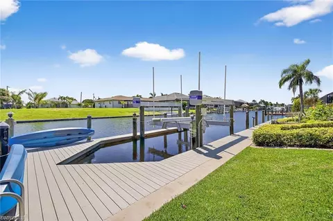 4909 SW 8th Ct, Cape Coral, FL 33914