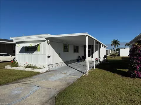 49 Poinsettia Dr, Fort Myers, FL 33905