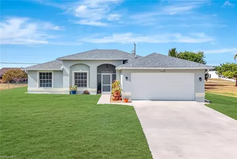 1904 NE 18th Pl, Cape Coral, FL 33909