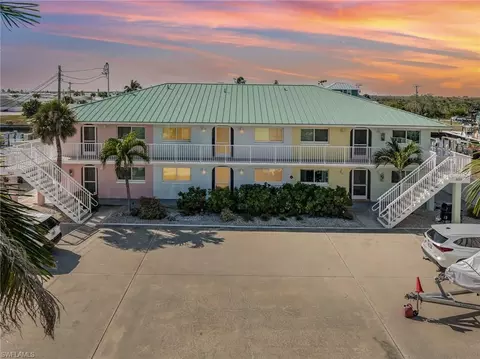 3211 Stringfellow Rd #104, Saint James City, FL 33956